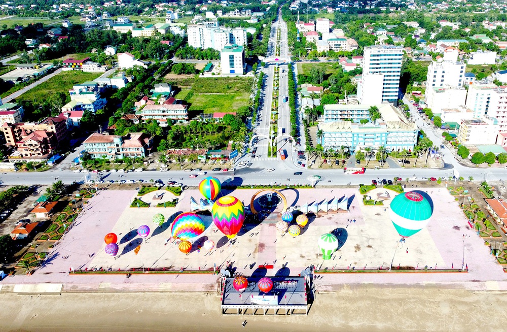Thành phố Vinh dự kiến sáp nhập thị xã Cửa Lò và một phần huyện Nghi Lộc - Ảnh 2.