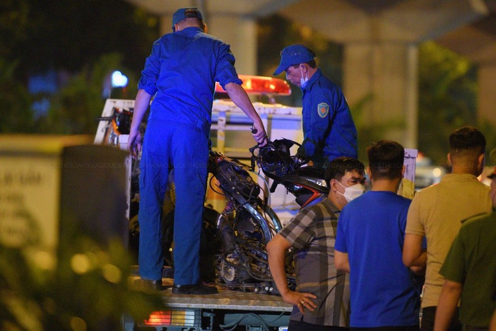 Hà Nội: Tai nạn liên hoàn giữa 4 ô tô, 6 xe máy, nhiều người thương vong - Ảnh 4.