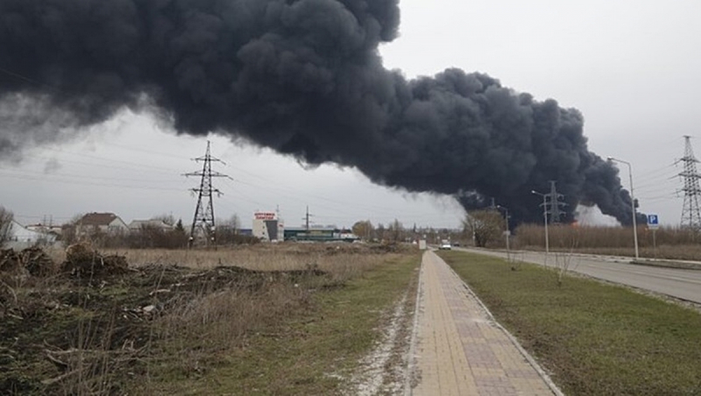 Thành phố của Nga gần Ukraine nghi bị pháo kích, một số người thiệt mạng - Ảnh 1.