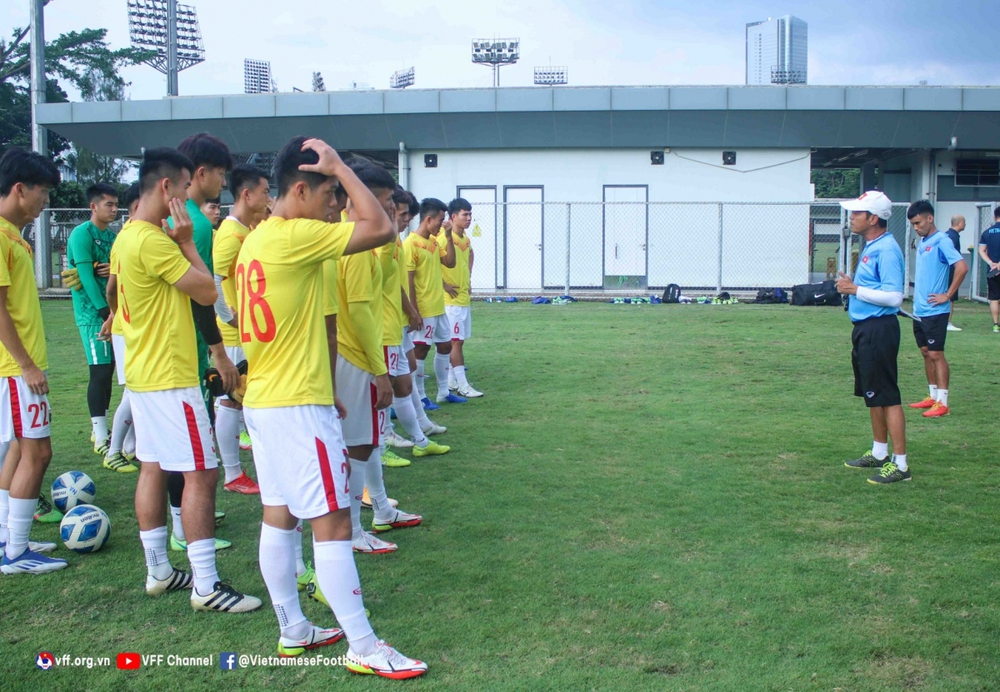 U19 Việt Nam luyện dứt điểm, hướng tới mục tiêu chiến thắng U19 Philippines - Ảnh 1.