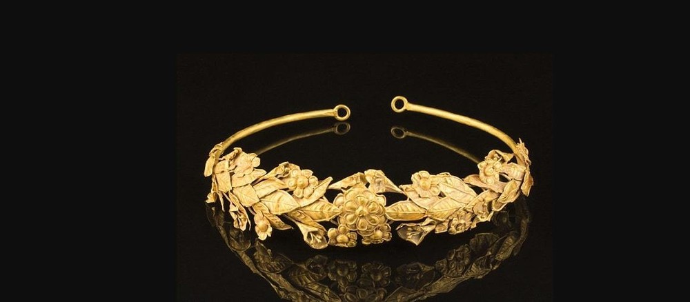 Sửng sốt phát hiện vương miện Hy Lạp hơn 2.300 tuổi bằng vàng dưới gầm giường - Ảnh 2.