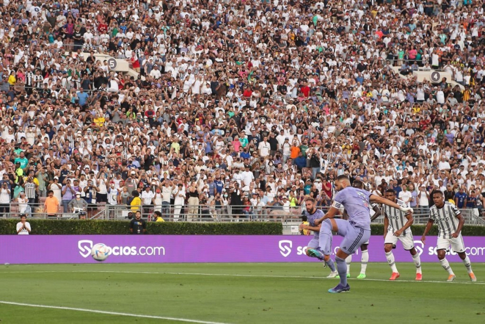 Benzema xé lưới Juventus, Real Madrid lần đầu thắng trận trong tour du đấu hè - Ảnh 2.