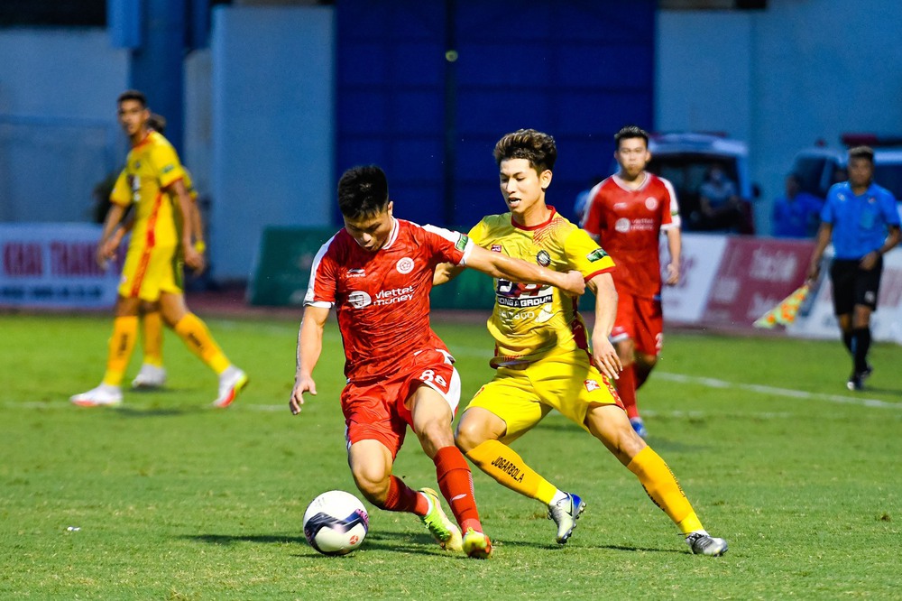 TRỰC TIẾP Hà Nội FC 0-0 SLNA: Đại gia tranh hùng, đỉnh bảng đổi chủ? - Ảnh 1.