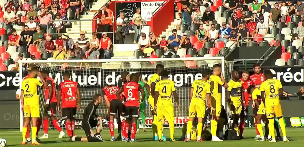 TRỰC TIẾP Guingamp 0-0 Pau FC: Chờ Quang Hải làm nên lịch sử tại Ligue 2 - Ảnh 1.