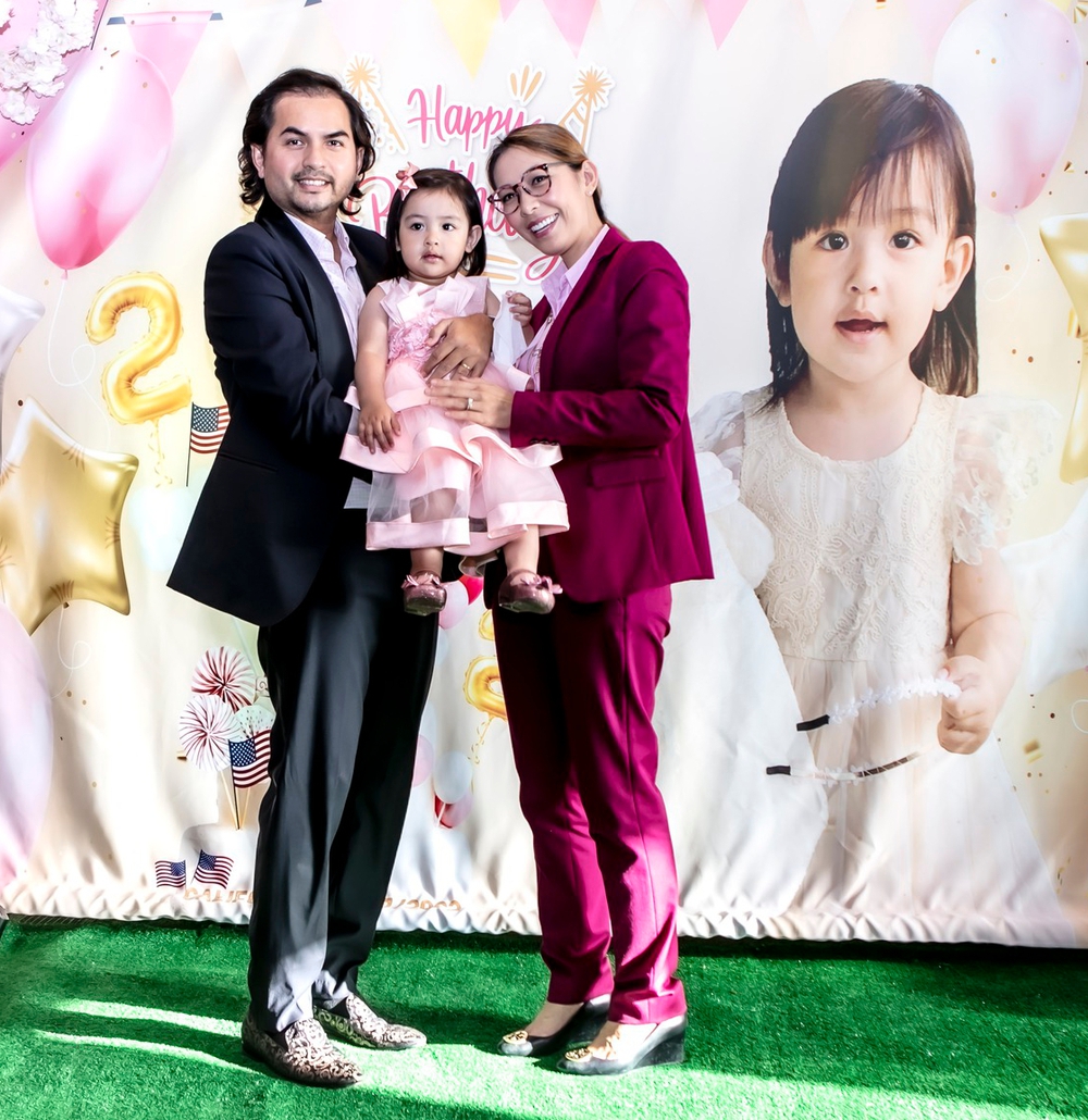 Đức Tiến, Bình Phương tổ chức sinh nhật mừng con gái 2 tuổi  - Ảnh 1.