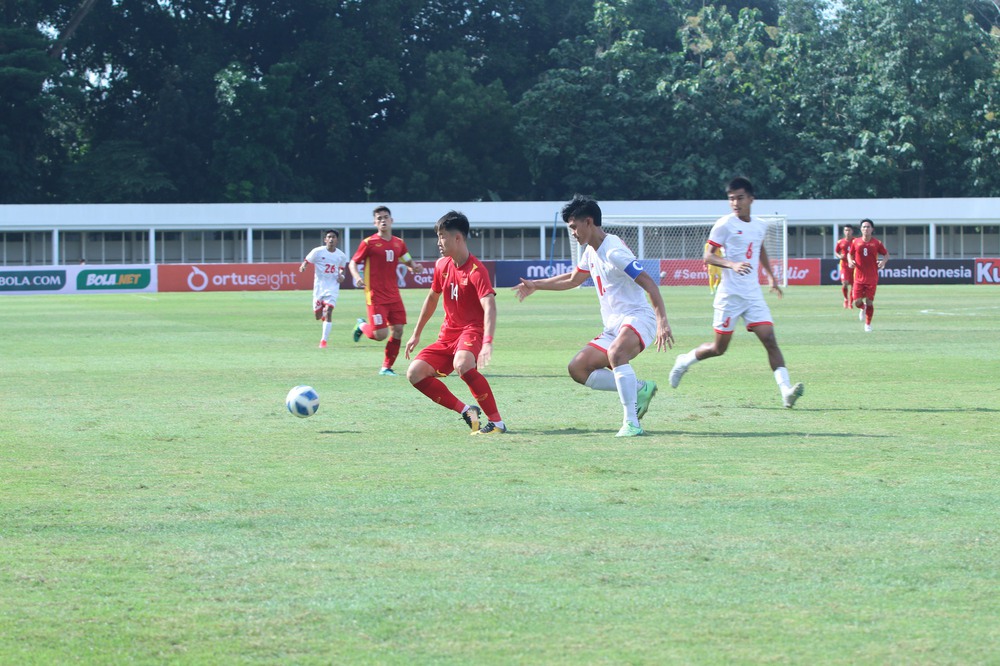 TRỰC TIẾP U19 Việt Nam 1-0 U19 Philippines: Bàn thắng chớp nhoáng của U19 Việt Nam - Ảnh 1.