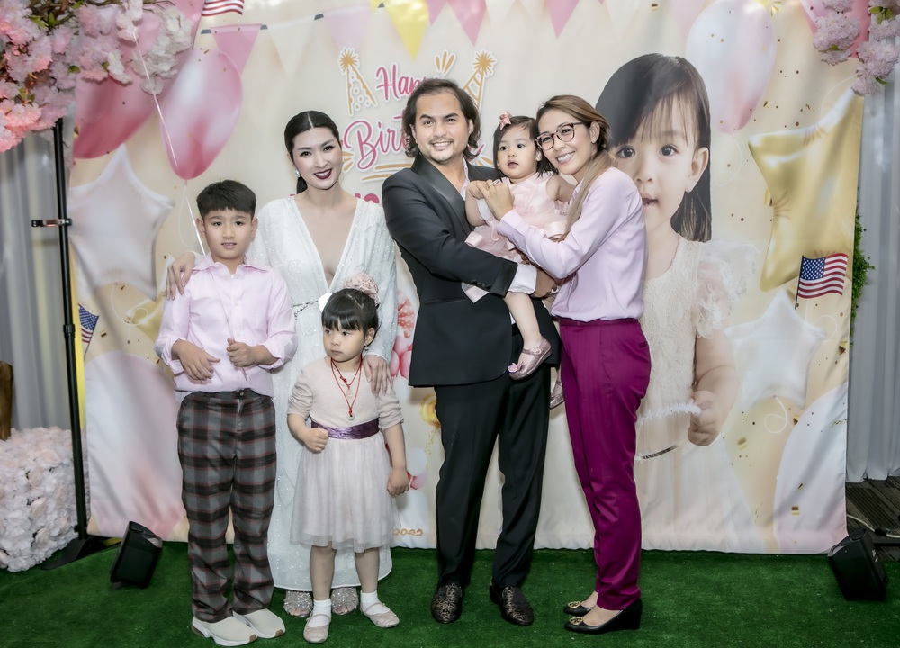 Đức Tiến, Bình Phương tổ chức sinh nhật mừng con gái 2 tuổi  - Ảnh 4.
