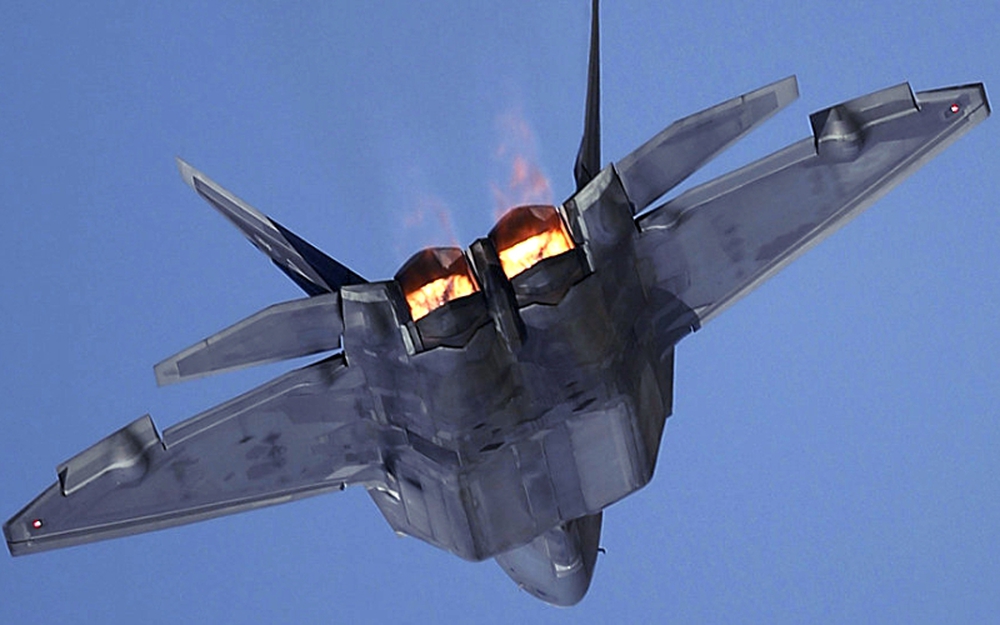Báo Mỹ: Muốn thấy các tướng Nga toát mồ hôi ư? Hãy nói với họ rằng F-22 Raptor đang đến - Ảnh 1.