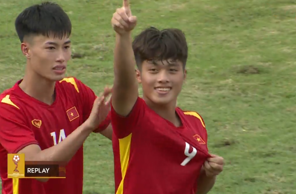 TRỰC TIẾP U19 Việt Nam 2-0 U19 Philippines: Quốc Việt lập cú đúp vào lưới Philippines - Ảnh 1.