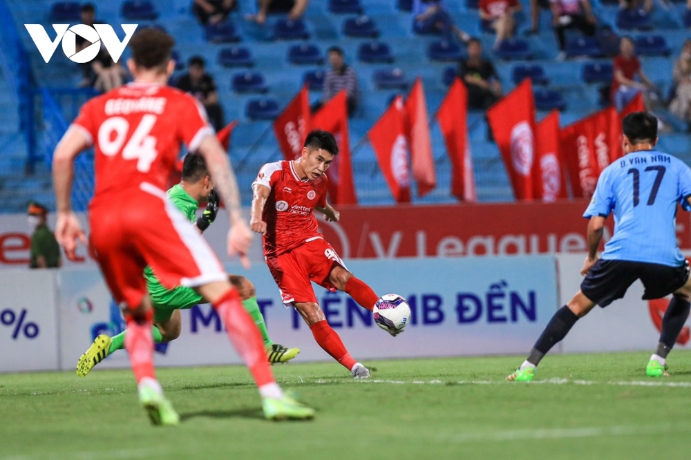 Trợ lý trọng tài trận Viettel FC 0-1 Hà Tĩnh mắc lỗi nặng, sẽ bị kỷ luật - Ảnh 1.