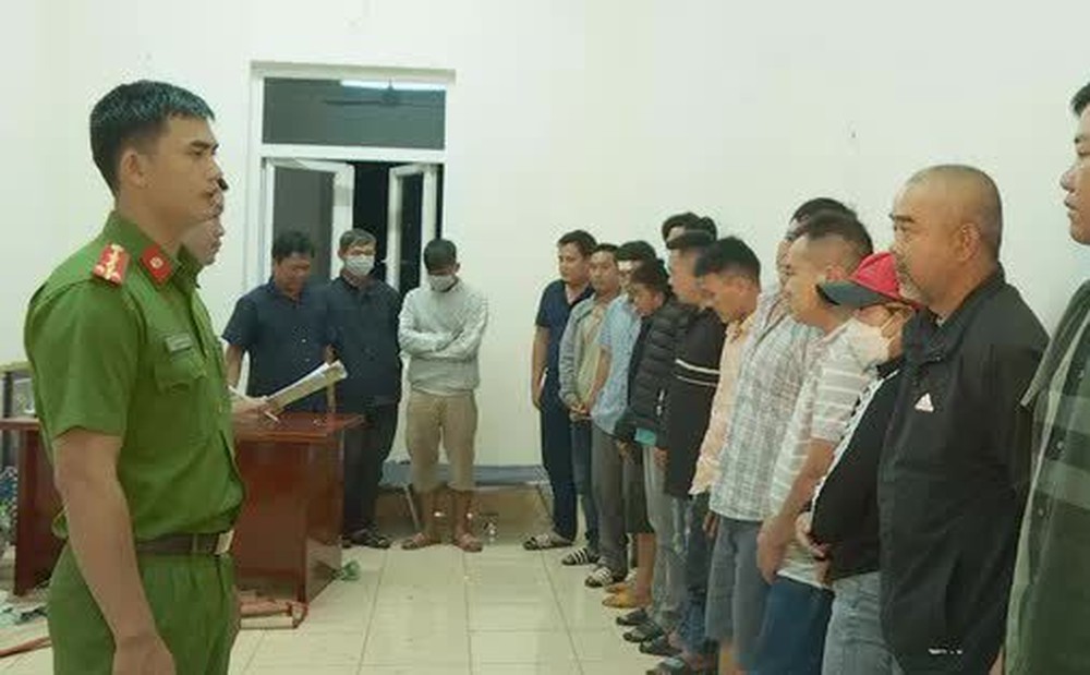 Hơn 50 cán bộ, chiến sĩ ập vào 6 điểm đánh bạc trong đường dây giao dịch trên 40 tỉ đồng