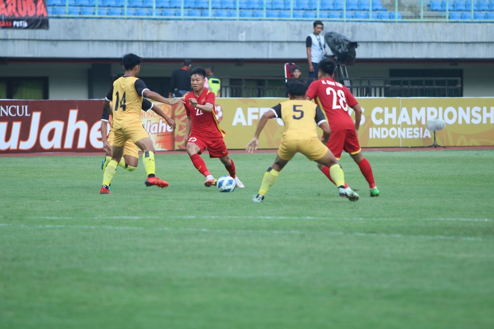 TRỰC TIẾP U19 Việt Nam 1-0 U19 Brunei: Hà Châu Phi mở tỉ số cho U19 Việt Nam - Ảnh 1.