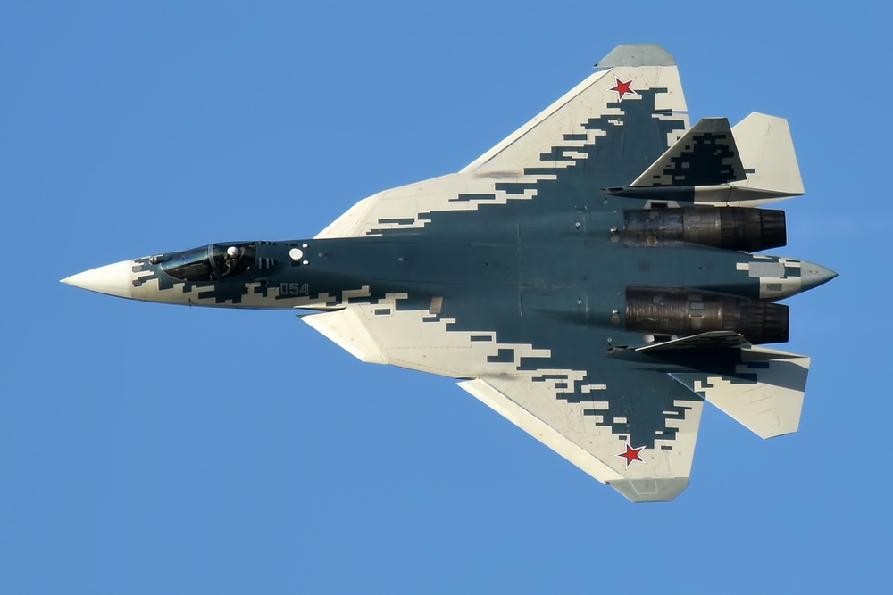 Máy bay chiến đấu Su-57 trang bị tên lửa mới: Sức mạnh thực sự đến đâu? - Ảnh 2.