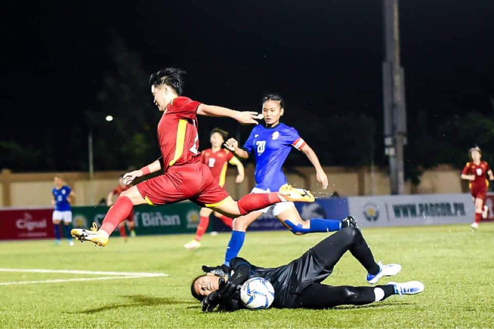 TRỰC TIẾP: Việt Nam 3-0 Campuchia: Vừa hưởng penalty, ĐT Việt Nam lại ghi bàn sắc lẹm - Ảnh 1.