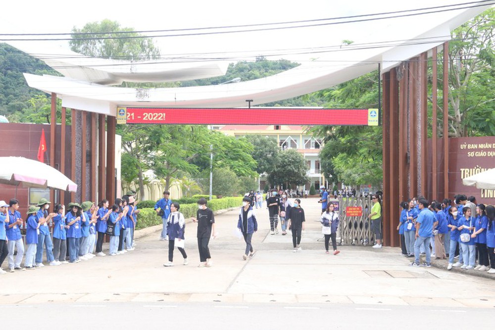 Thí sinh nhận xét đề thi Ngữ văn kỳ thi tốt nghiệp THPT năm 2022 - Ảnh 3.