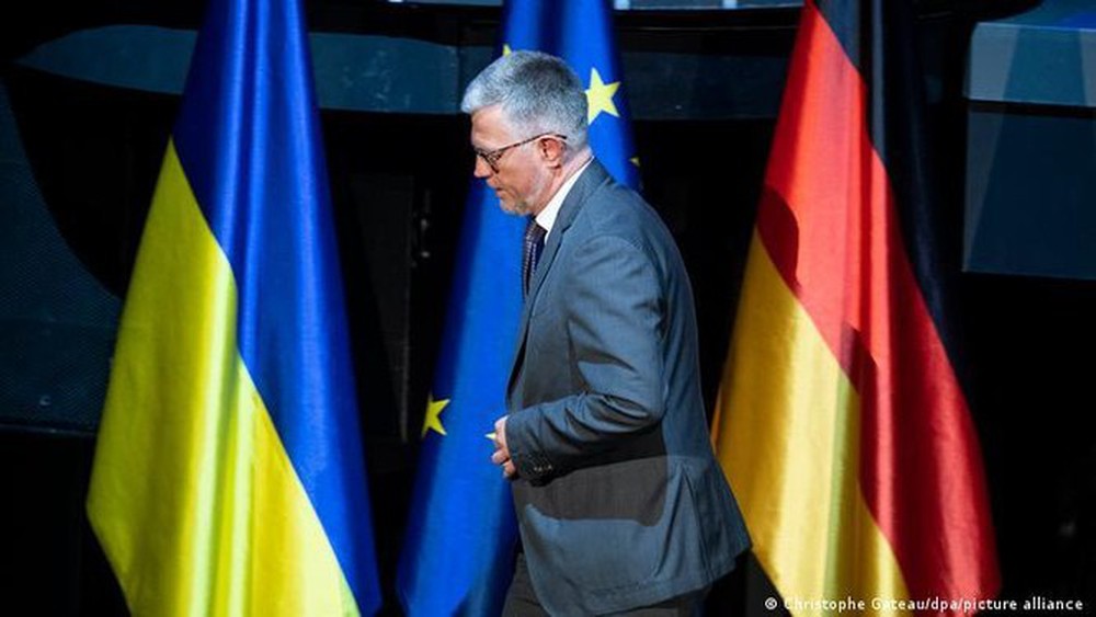 Đằng sau việc Đức “quay lưng”, từ chối cung cấp xe bọc thép cho Ukraine - Ảnh 2.