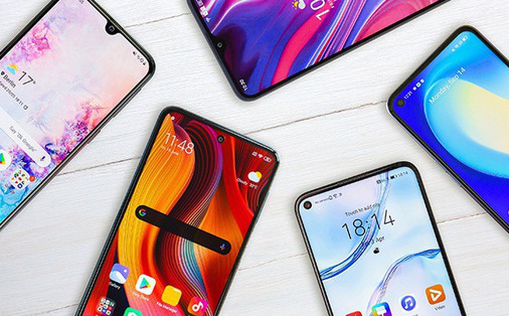 Galaxy Z Fold3, iPhone 13, Xiaomi 12 Pro... đồng loạt rớt giá mạnh