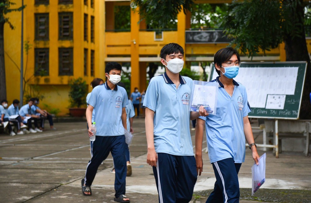 Gần 1 triệu thí sinh bước vào kỳ thi tốt nghiệp THPT 2022, cả nước có 38 thí sinh F0 - Ảnh 1.