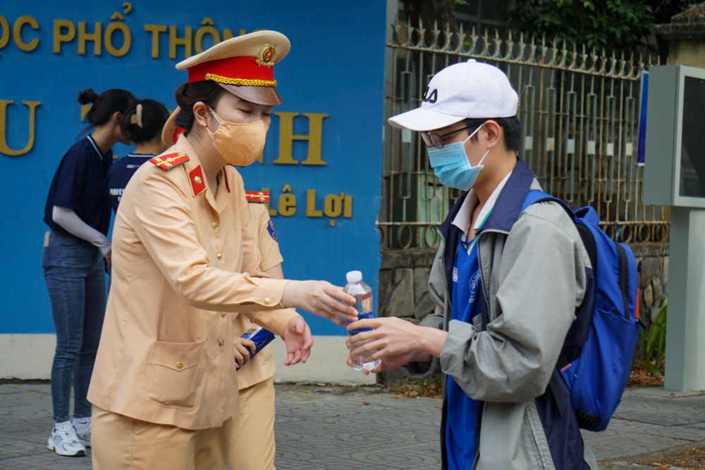 Gần 1 triệu thí sinh bước vào kỳ thi tốt nghiệp THPT 2022, cả nước có 38 thí sinh F0 - Ảnh 1.