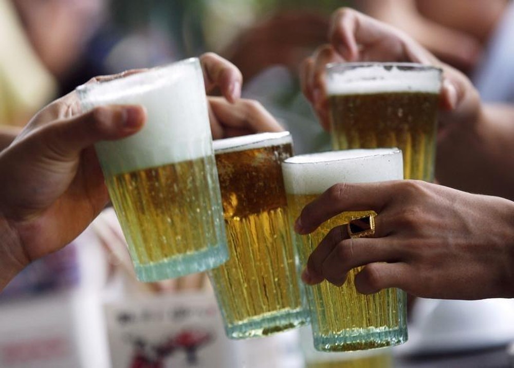 Cứ 3 nam giới lại có 1 người uống rượu bia ở mức nguy hại - Ảnh 3.