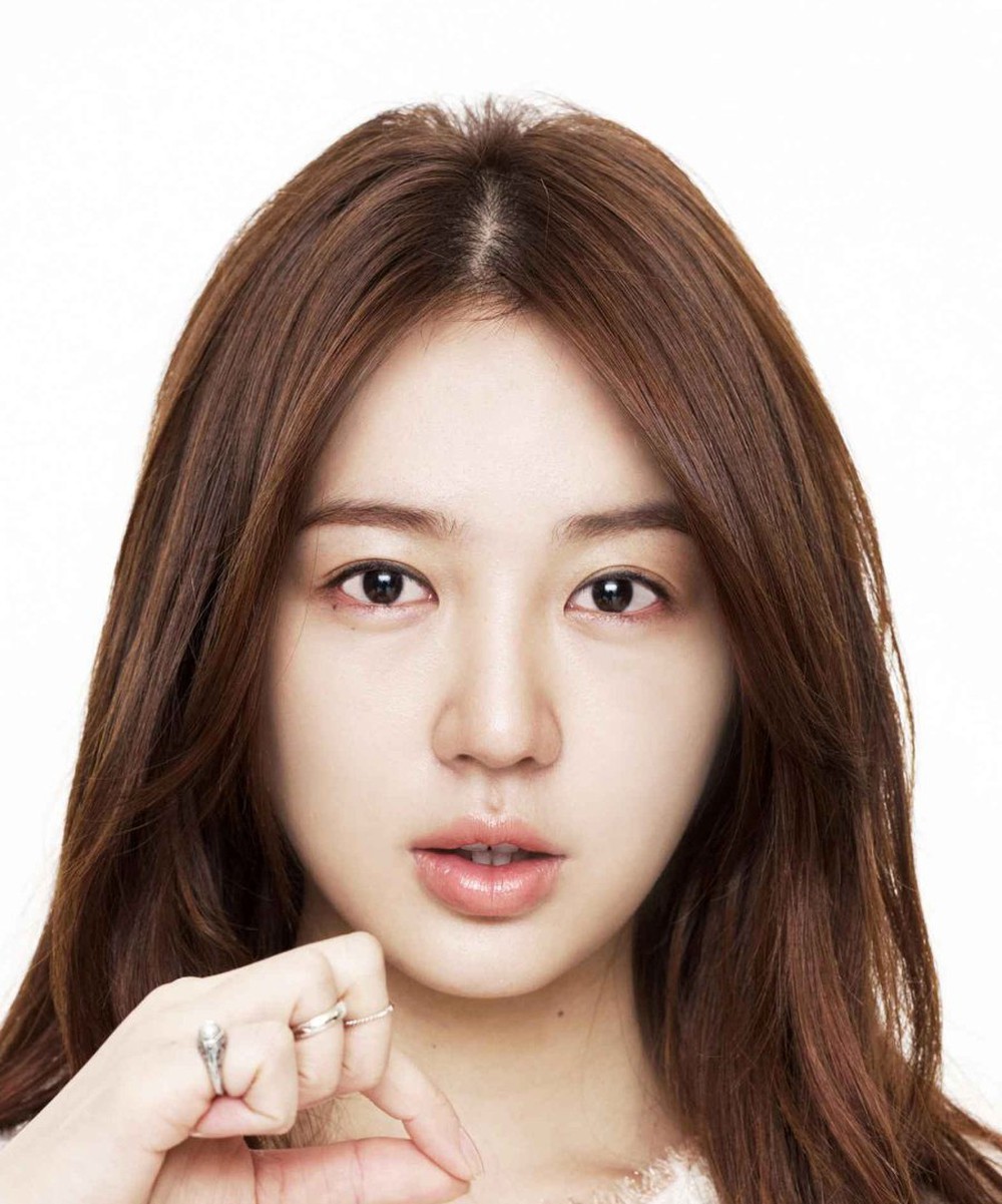 Thái tử phi Yoon Eun Hye: Sự nghiệp lẫn nhan sắc tụt dốc ở tuổi U40, bị gắn với tên Kim Jong Kook suốt 17 năm - Ảnh 4.