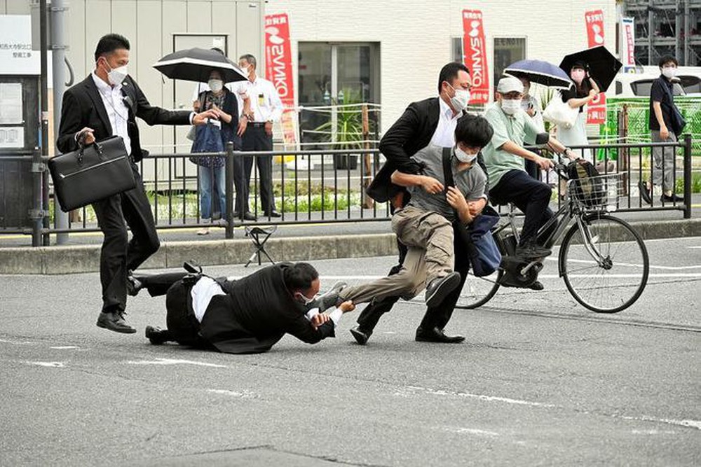 Vụ ám sát cựu Thủ tướng Nhật Bản Abe: Đội đặc nhiệm 90 người vào cuộc - Ảnh 1.