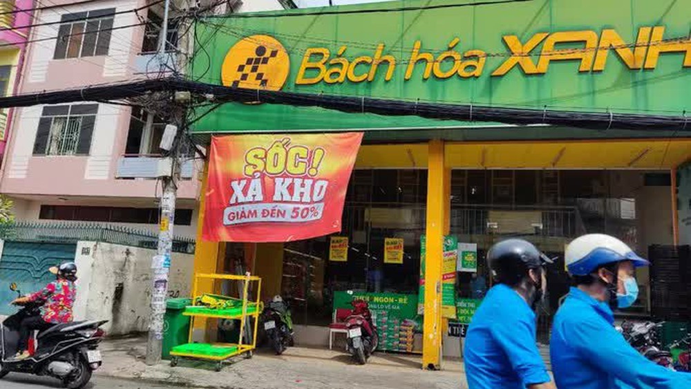  Không riêng gì Bách Hóa Xanh, nhiều cửa hàng cũng treo bảng “xả kho, giảm giá  - Ảnh 4.