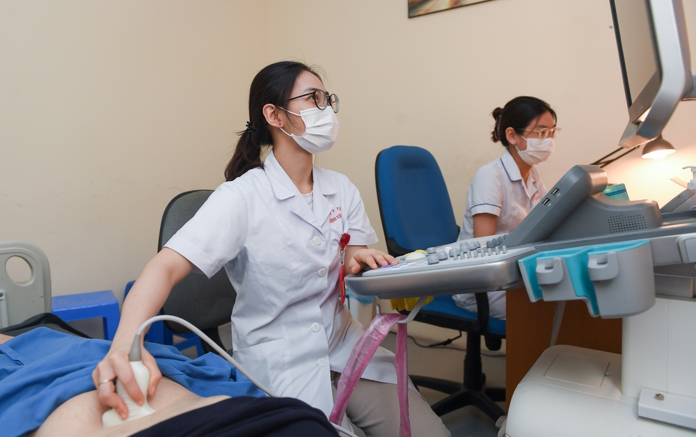 Một bệnh viện công ở Hà Nội có khoa khám bệnh được khen nức nở: Xịn như ở nước ngoài! - Ảnh 14.