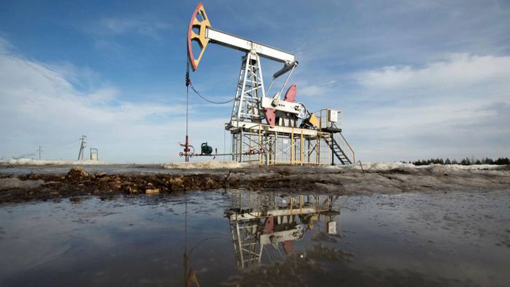 Lo ngại giá dầu tăng vọt, phương Tây xuống thang hạn chế đối với giao dịch dầu của Nga - Ảnh 2.