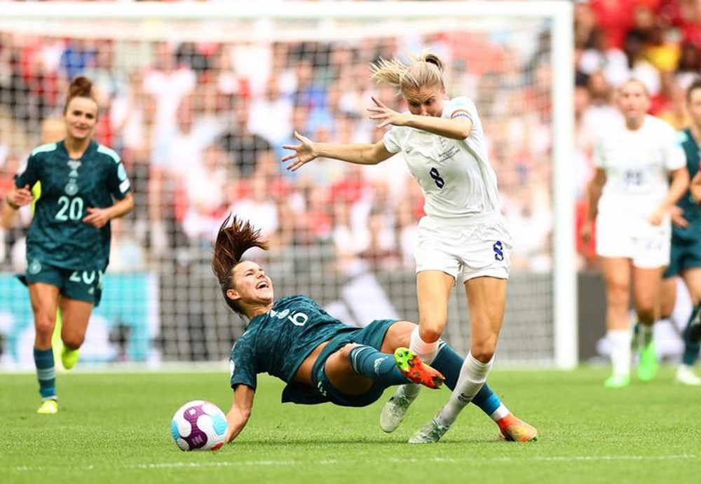 ĐT nữ Anh lần đầu vô địch EURO sau trận thắng kịch tính ĐT nữ Đức - Ảnh 4.
