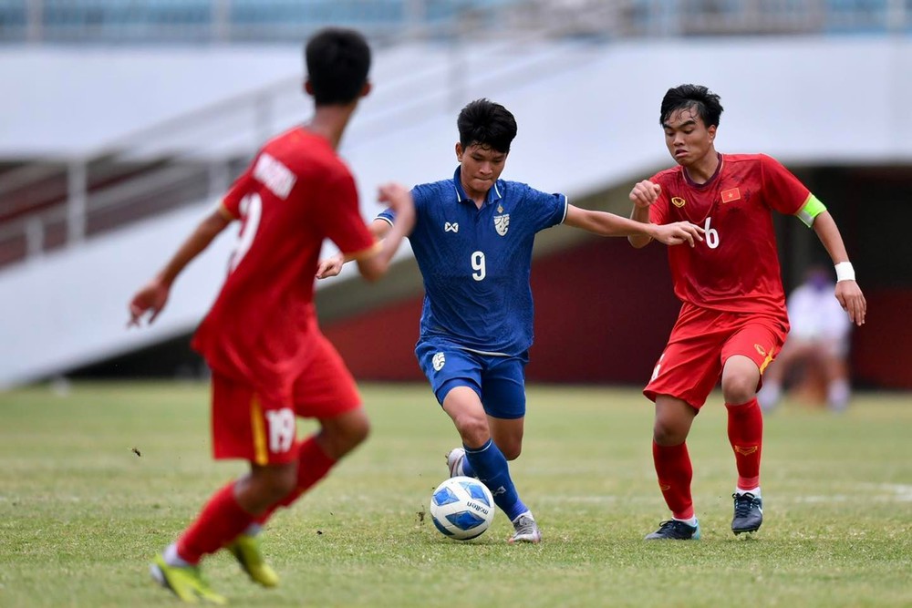 TRỰC TIẾP Việt Nam 1-0 Thái Lan: U16 Việt Nam dẫn bàn, tiến rất gần tới trận chung kết - Ảnh 1.