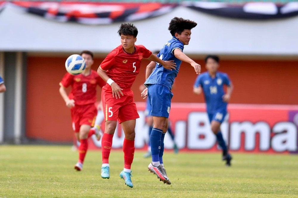 TRỰC TIẾP Việt Nam 2-0 Thái Lan: U16 Việt Nam đè bẹp đối thủ, chính thức vào chung kết - Ảnh 2.