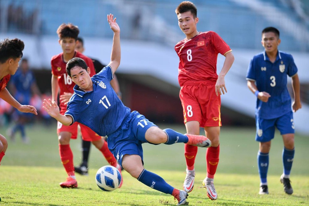TRỰC TIẾP Việt Nam 2-0 Thái Lan: U16 Việt Nam thắng tưng bừng, chính thức vào chung kết - Ảnh 2.