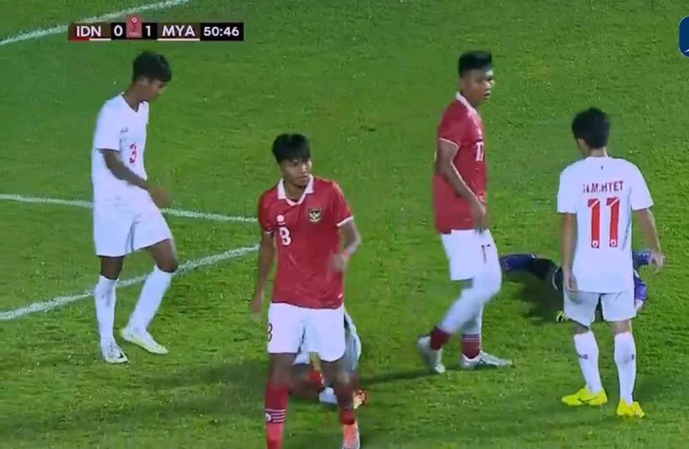 TRỰC TIẾP Indonesia 0-1 Myanmar: Mải tấn công, Indonesia dính bàn thua đầy bất ngờ - Ảnh 1.