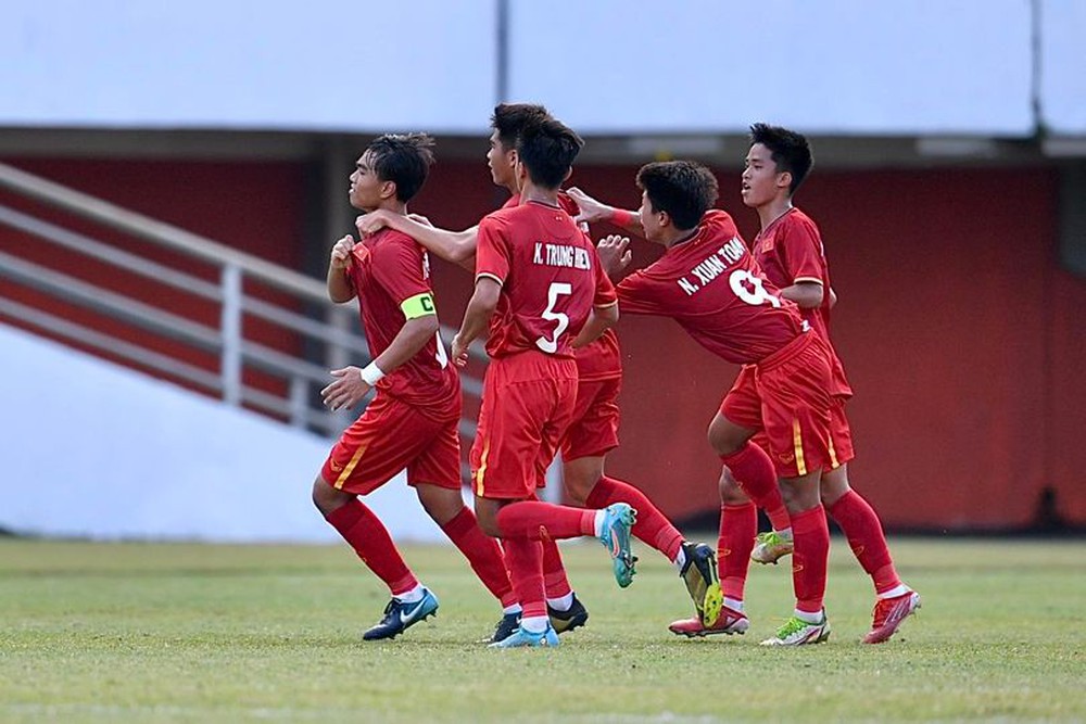 TRỰC TIẾP Việt Nam 1-0 Thái Lan: U16 Việt Nam mở tỷ số, nắm lợi thế để vào chung kết - Ảnh 1.