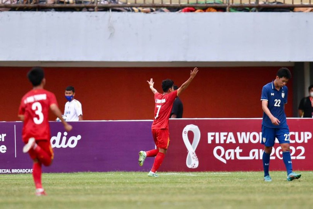 TRỰC TIẾP Việt Nam 2-0 Thái Lan: U16 Việt Nam nhân đôi cách biệt, cầm chắc vé chung kết - Ảnh 1.