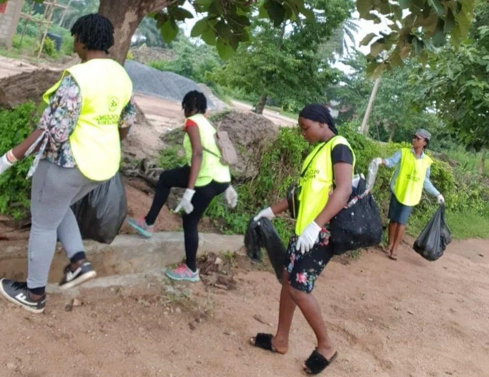 Nigeria: Sinh viên đi đầu trong chống lại rác thải nhựa - Ảnh 3.