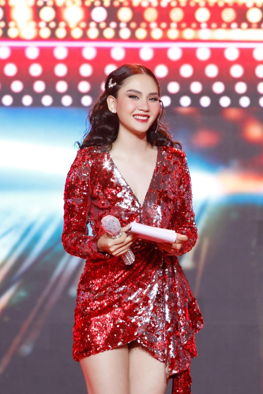 Sắc vóc cùng học vấn đáng nể của tân Hoa hậu Thế giới Việt Nam 2022 - Ảnh 4.