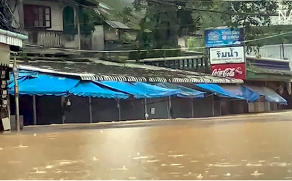 Thị trấn biên giới Thái Lan - Myanmar ngập nặng do vỡ đê sông Sai