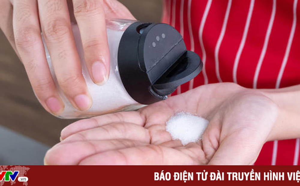 Thêm muối vào thức ăn có thể làm giảm hơn hai năm tuổi thọ