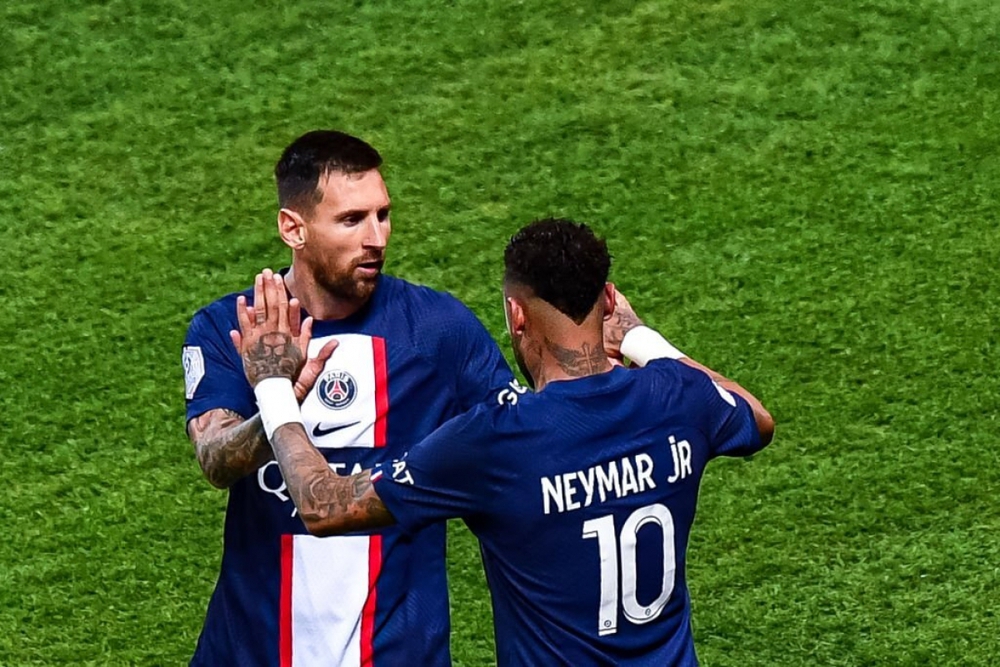 Mbappe muốn Neymar ra đi, PSG loạn phòng thay đồ - Ảnh 2.