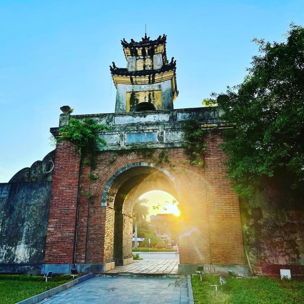 Ngắm tòa thành cổ gần 400 tuổi ở Quảng Bình từng vang danh cả nước một thời - Ảnh 2.