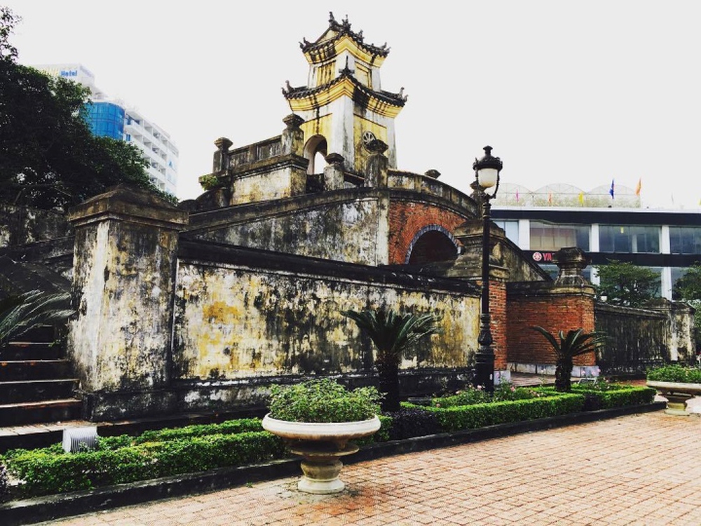Ngắm tòa thành cổ gần 400 tuổi ở Quảng Bình từng vang danh cả nước một thời - Ảnh 3.