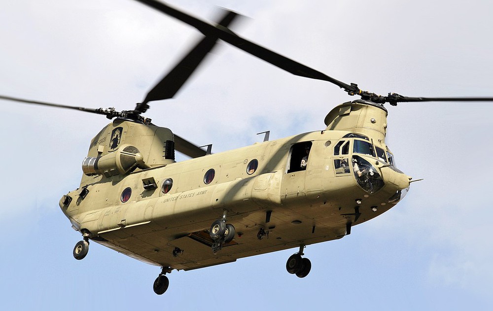 Philippines nhắm ‘quái vật bầu trời’ Chinook của Mỹ sau khi hủy mua trực thăng Nga - Ảnh 2.