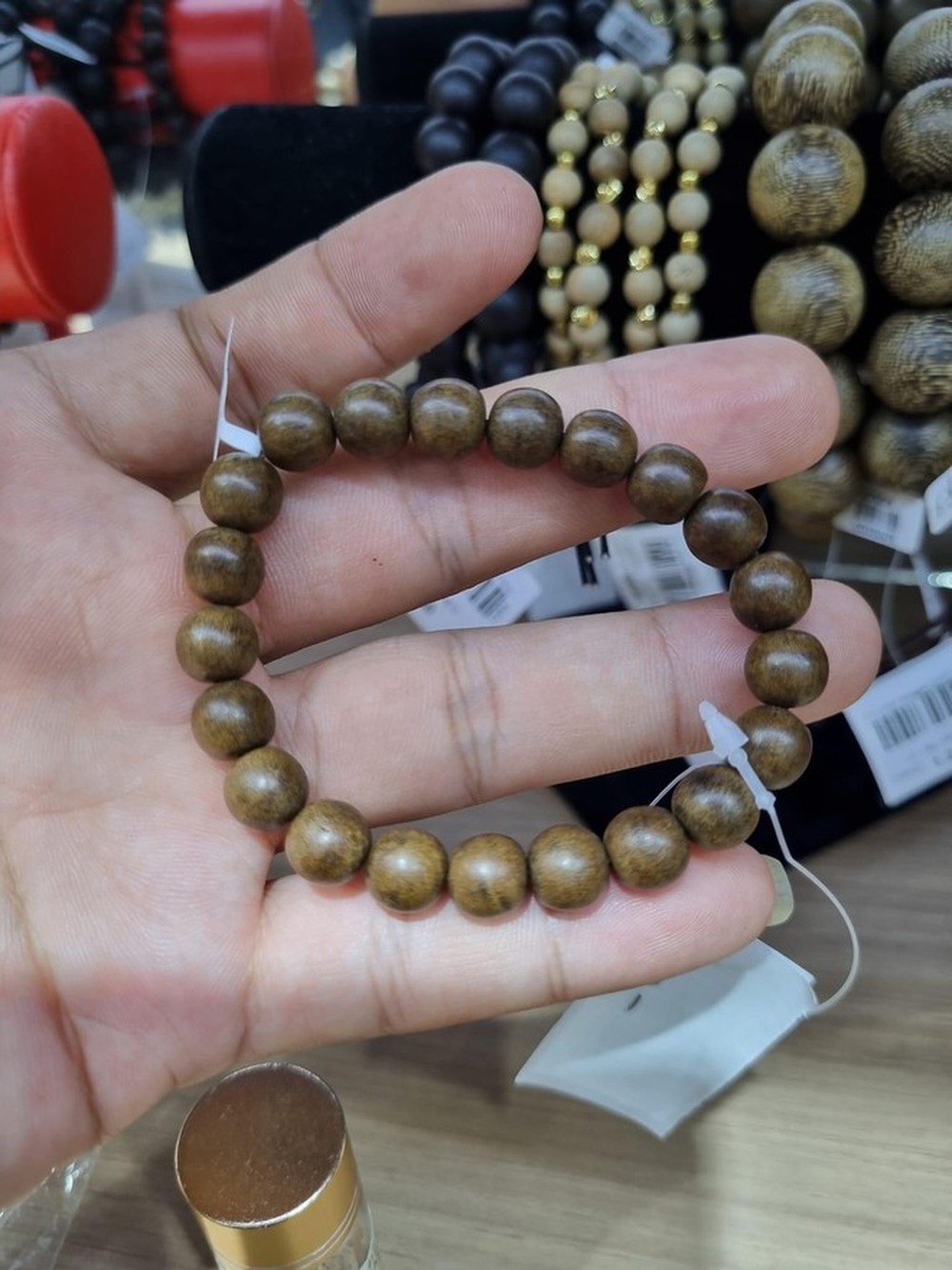 Kỹ sư 9x bỏ việc lương cao, ôm khoản nợ trăm triệu về quê làm lại từ đầu với cây dó bầu