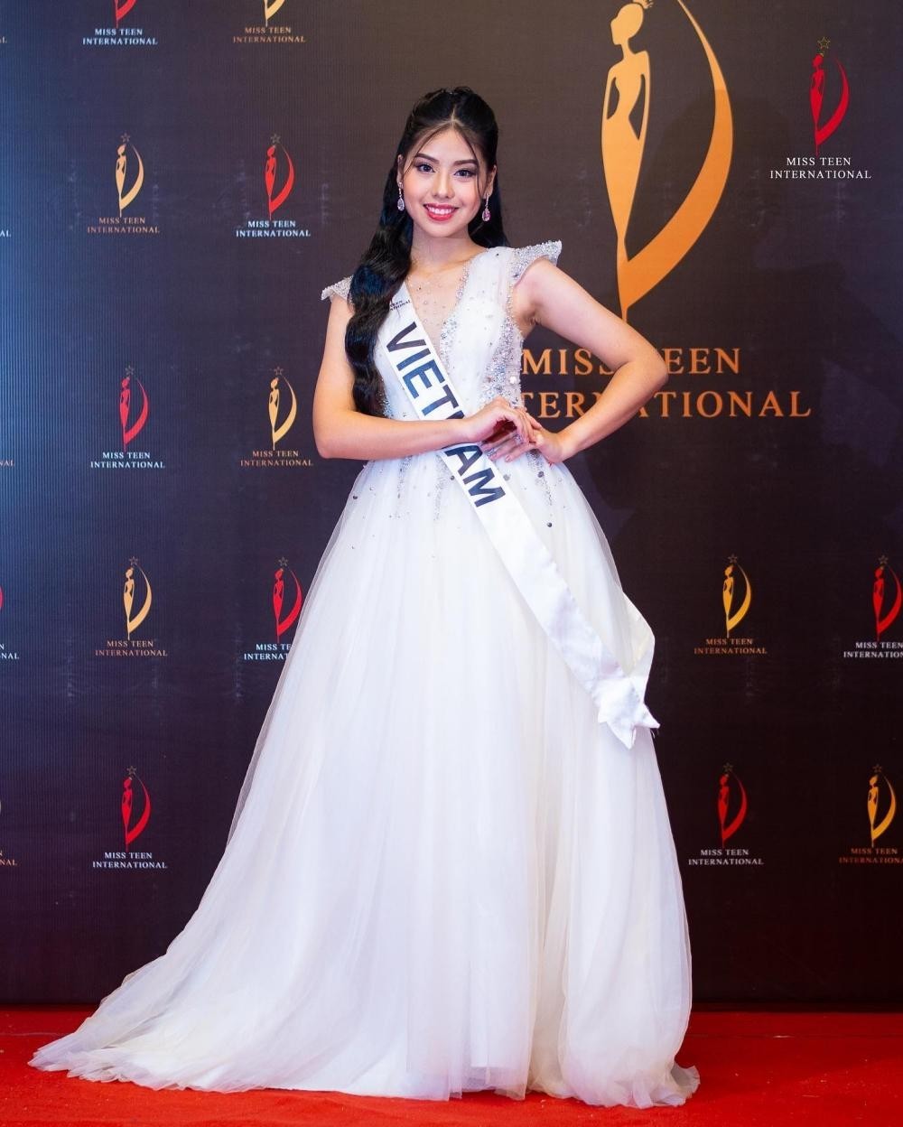 Cô bạn xinh xắn mang vương miện Miss Teen International 2022 về cho Việt Nam là ai? - Ảnh 2.