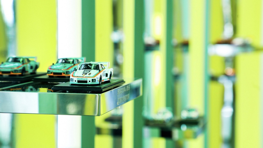 Nhân viên Porsche sưu tầm gần 1.000 mô hình xe, được thăng chức giám đốc - Ảnh 12.