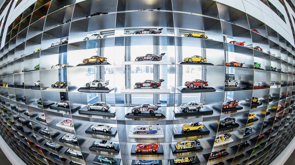 Nhân viên Porsche sưu tầm gần 1.000 mô hình xe, được thăng chức giám đốc - Ảnh 7.