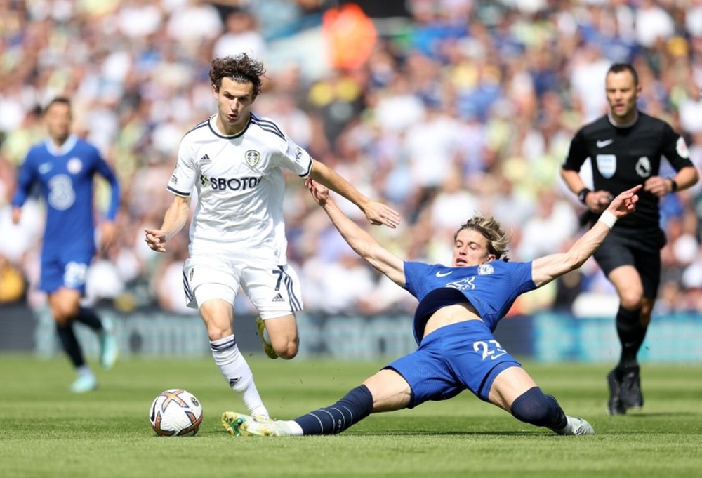 Thủ môn Mendy mắc sai lầm, Chelsea thua tan nát trước Leeds - Ảnh 1.