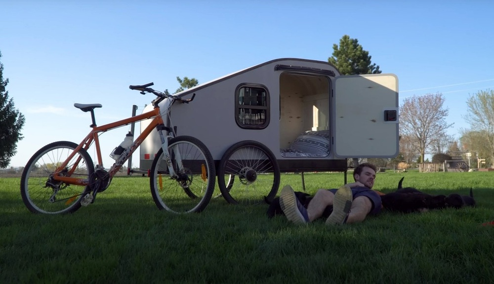 YouTuber tự chế xe đạp thành xe đạp điện kiêm luôn nhà di động - Ảnh 10.